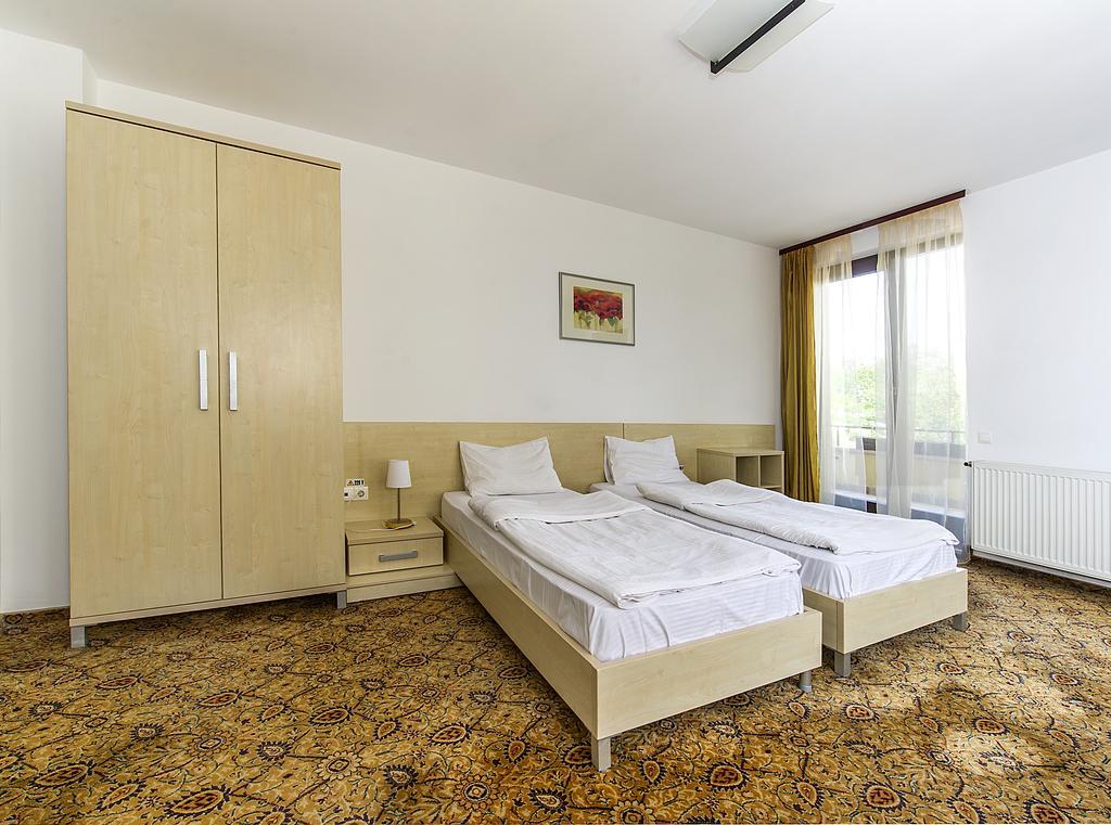 Aseltur Brasov Hotel Luaran gambar
