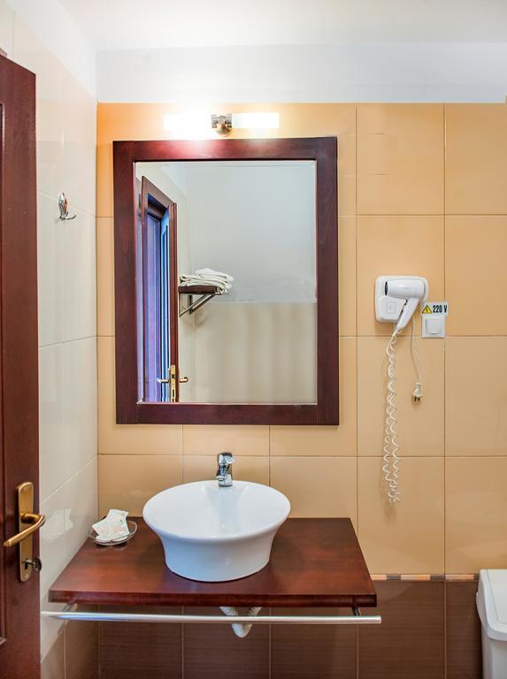 Aseltur Brasov Hotel Luaran gambar
