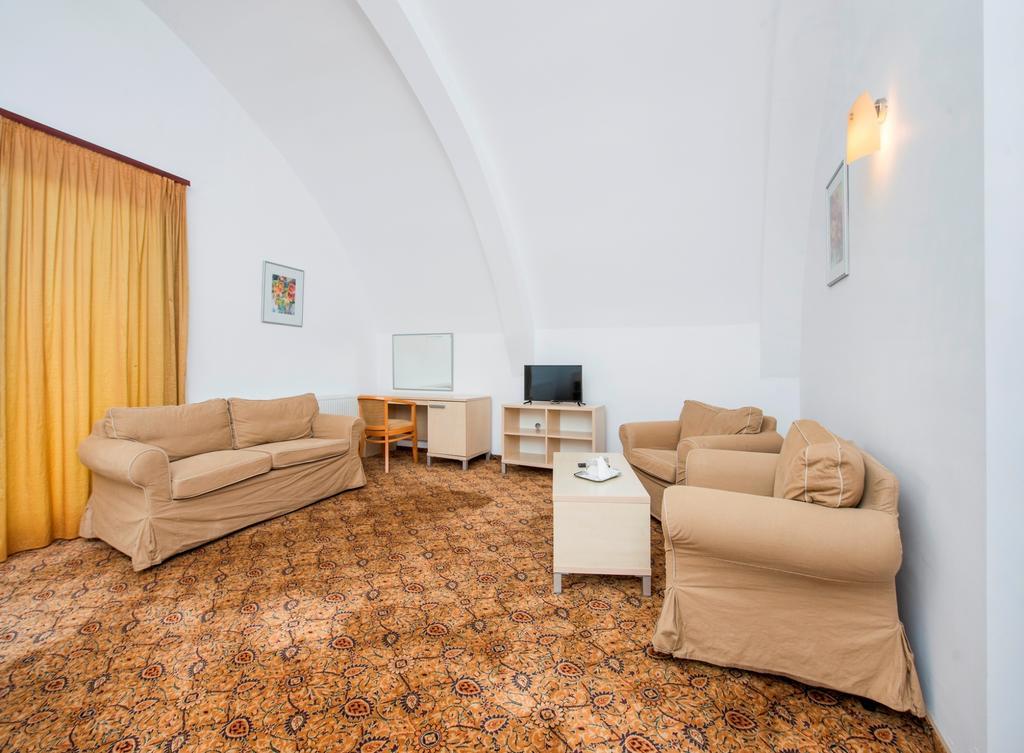 Aseltur Brasov Hotel Luaran gambar