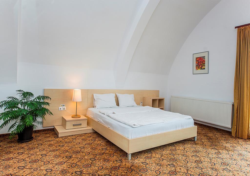 Aseltur Brasov Hotel Luaran gambar
