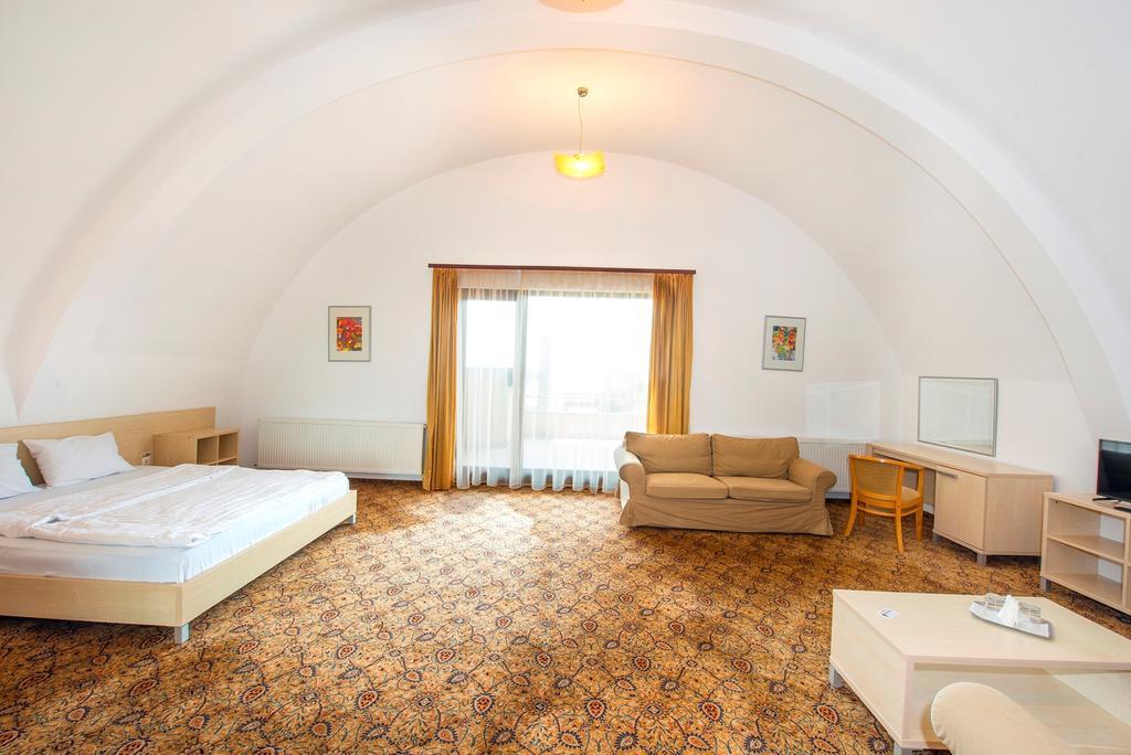 Aseltur Brasov Hotel Luaran gambar