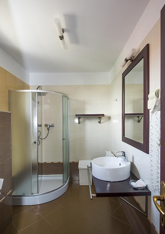 Aseltur Brasov Hotel Luaran gambar