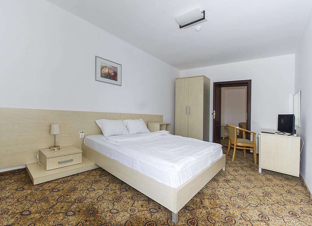 Aseltur Brasov Hotel Luaran gambar