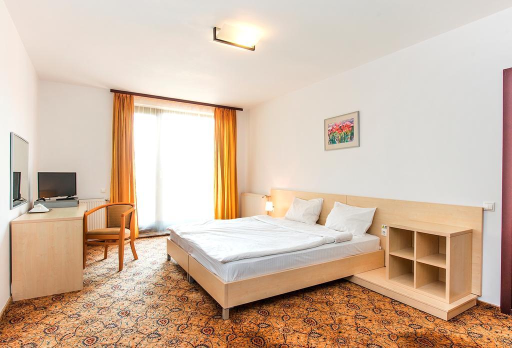 Aseltur Brasov Hotel Luaran gambar