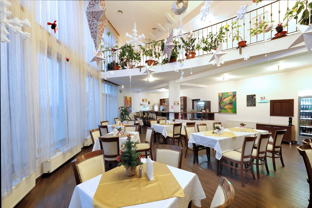 Aseltur Brasov Hotel Luaran gambar