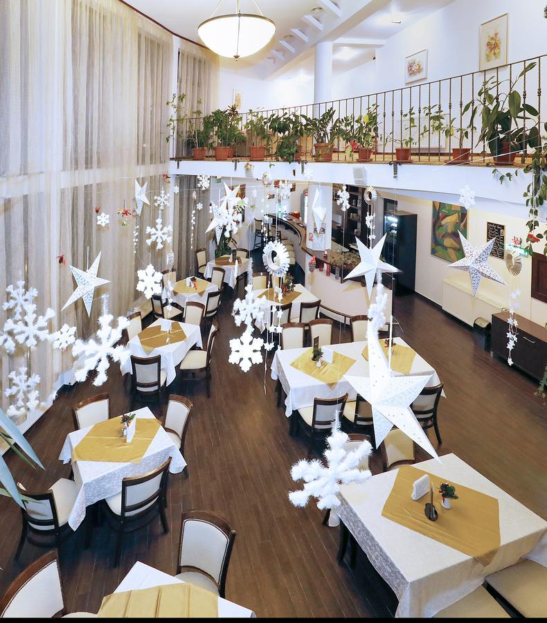 Aseltur Brasov Hotel Luaran gambar