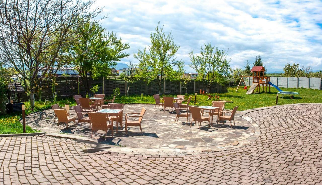 Aseltur Brasov Hotel Luaran gambar