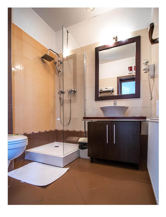 Aseltur Brasov Hotel Luaran gambar