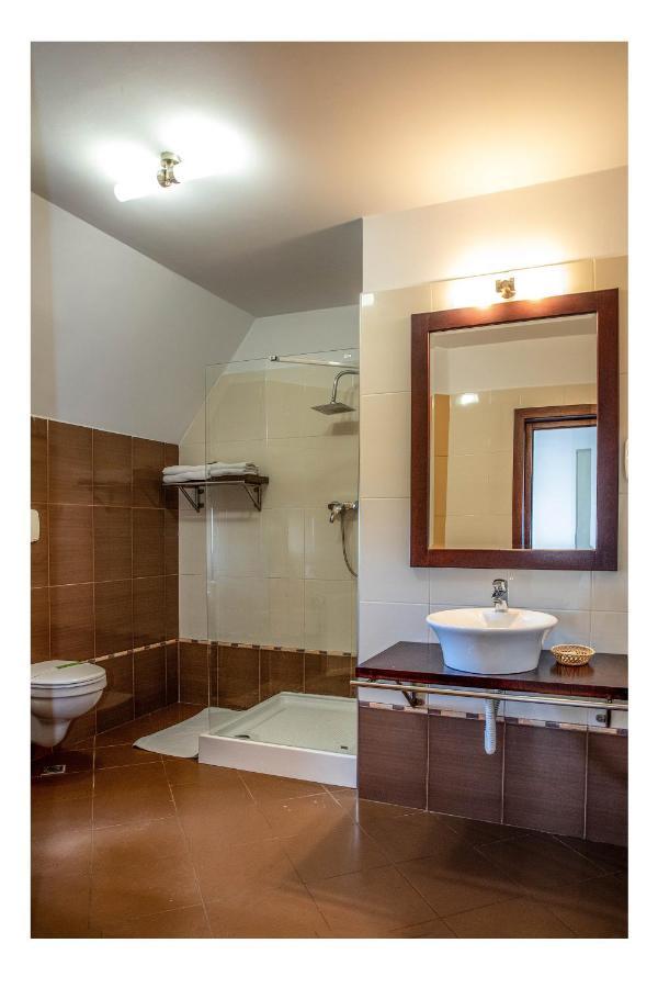 Aseltur Brasov Hotel Luaran gambar