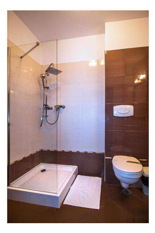 Aseltur Brasov Hotel Luaran gambar
