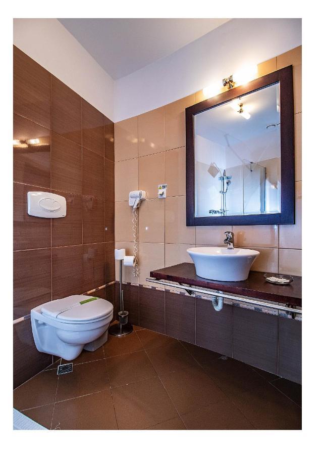 Aseltur Brasov Hotel Luaran gambar